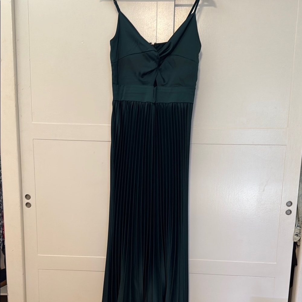 Elegant Green Pleated Dress